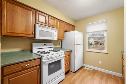 108 Mosside Loop, Seven Fields, PA 16046 photo 12
