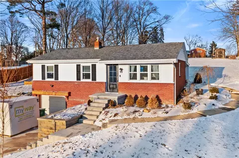 2834 Locust Dr, Pittsburgh, PA 15241