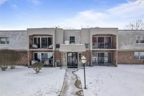 595 Calais Dr #213, Pittsburgh, PA 15237
