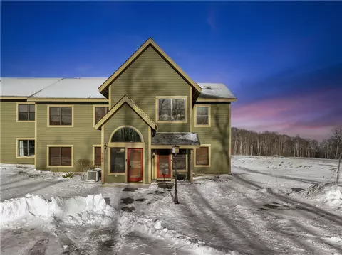 5046 Summit Pl, Hidden Valley, PA 15502