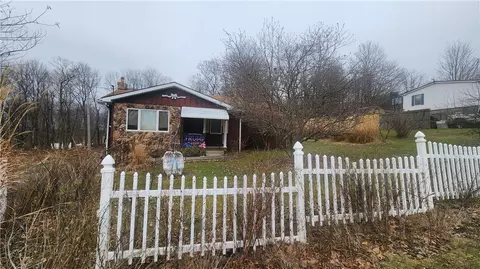 271 Kochka Dr, Apollo, PA 15613