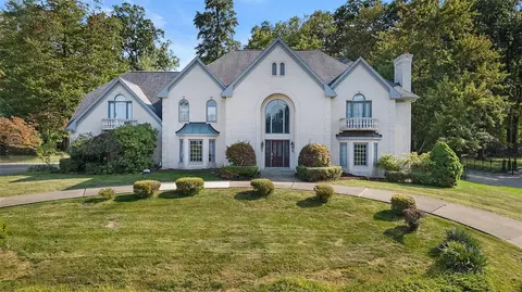 2171 Chardonnay Cir, Gibsonia, PA 15044