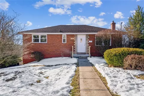 10660 Bellview Dr, Irwin, PA 15642