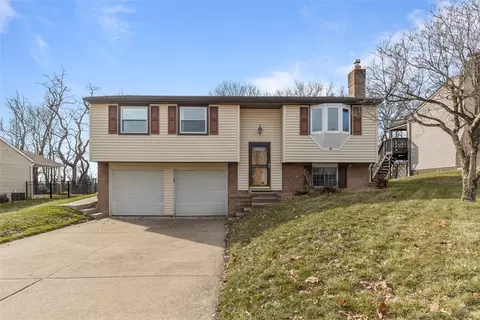 2182 Lancelot Dr, North Huntingdon, PA 15642