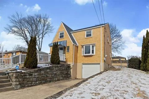 1429 White Oak Dr, Verona, PA 15147