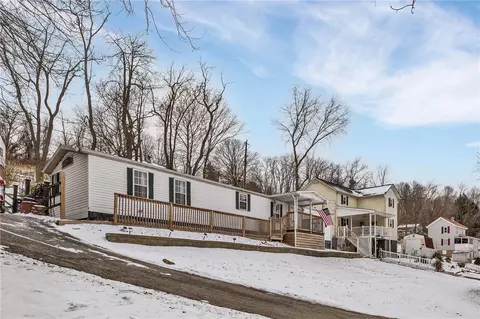 2004 St Clair Avenue Ext, Greensburg, PA 15601