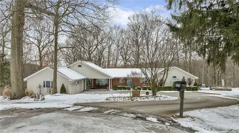 121 Mckenney Dr, Beaver, PA 15009