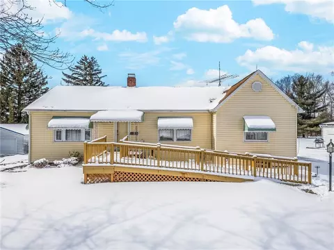 661 Greenville Rd, Mercer, PA 16137
