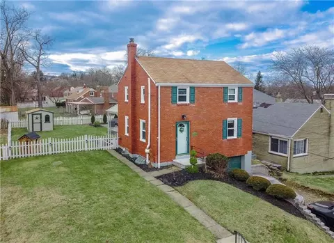 1621 Greencrest, Pittsburgh, PA 15226