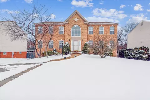 130 Stratford Ct, New Stanton, PA 15672