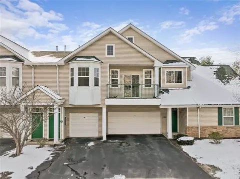 733 Eagle Pointe Dr, Canonsburg, PA 15317