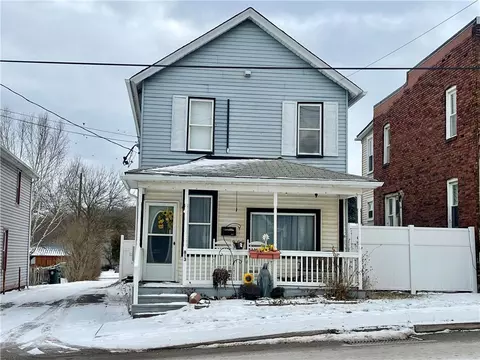 813 2nd St, Ellwood City, PA 16117