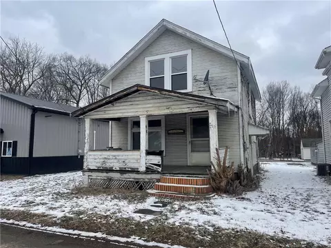 140 Portersville Rd, Ellwood City, PA 16117