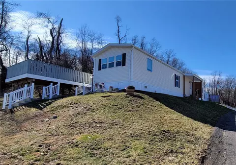 225 Reston Rd, Imperial, PA 15126