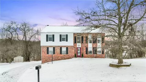 6729 Elk Rush Dr, Imperial, PA 15126