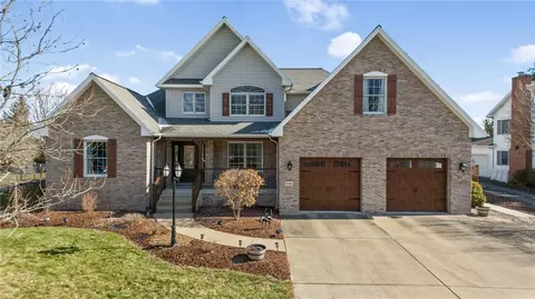 848 Elm St, Houston, PA 15342