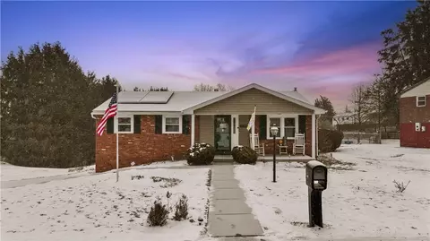 4304 Paradise Dr, Gibsonia, PA 15044