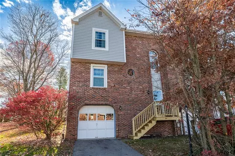 232 Carters Grove Dr, Gibsonia, PA 15044