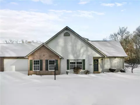 1059 Timberwood Dr, Beaver Falls, PA 15010