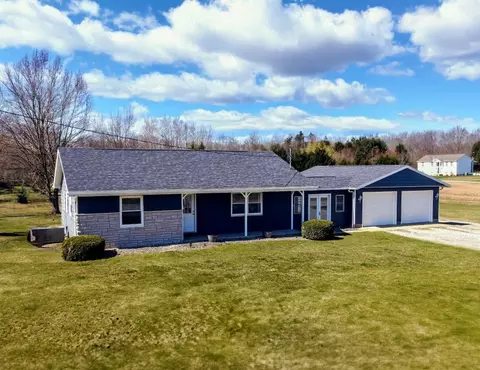 637 Grove City Rd, Slippery Rock, PA 16057
