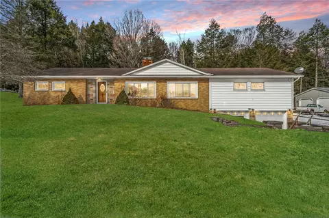 2972 Benshoff Hill Rd, Johnstown, PA 15909