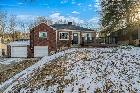 3243 Eastview Rd, Bethel Park, PA 15102