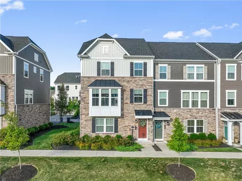 614 Amarth Ln, Cranberry Township, PA 16066