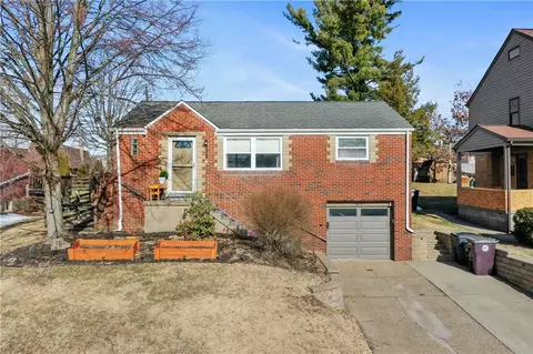 638 Blossom Dr, Pittsburgh, PA 15236