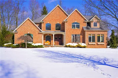 2757 Stoney Creek Ct, Hermitage, PA 16148