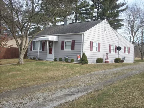 216 Maple St, Carmichaels, PA 15320