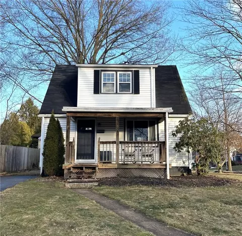 302 Madison Ave, Grove City, PA 16127