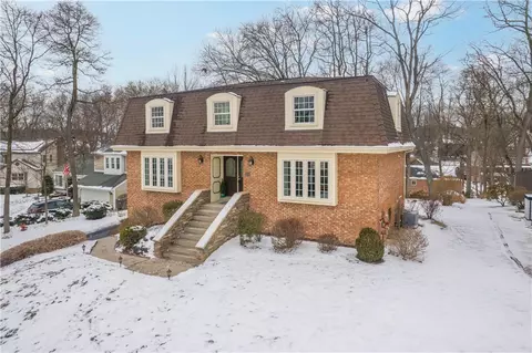 140 Deer Valley Dr, Sewickley, PA 15143