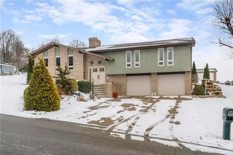 12460 Longview Dr, North Huntingdon, PA 15642