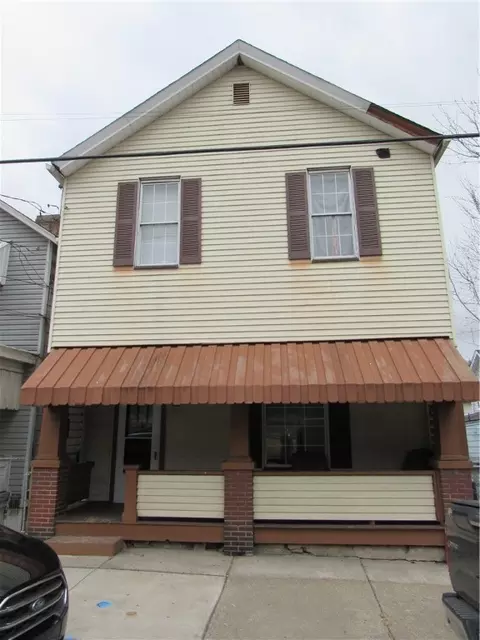 906 Fallowfield Ave, Charleroi, PA 15022