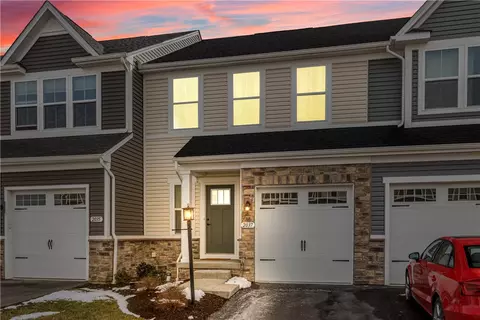 2037 Cade Dr, Monaca, PA 15061