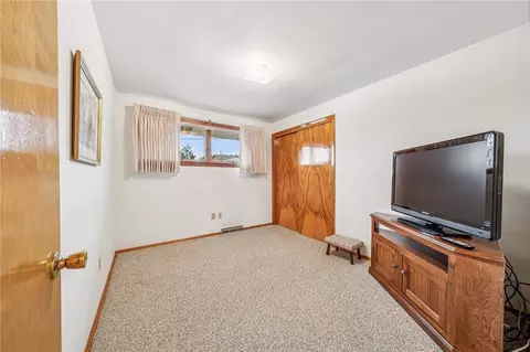 Bedroom - 9 Dell Dr, Irwin, PA 15642 photo 3 of 6