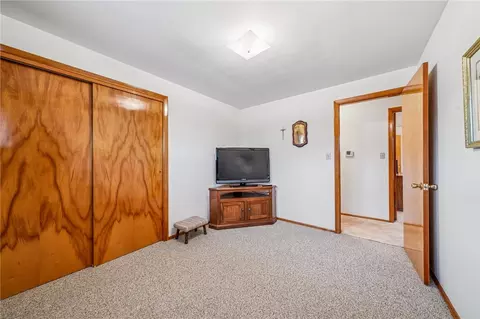 Bedroom - 9 Dell Dr, Irwin, PA 15642 photo 4 of 6
