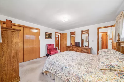 Bedroom - 9 Dell Dr, Irwin, PA 15642 photo 2 of 6