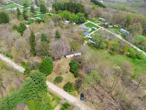 136 Kathleen Cir, Acme, PA 15610