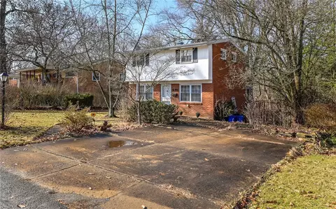 570 Firethorne Dr, Monroeville, PA 15146