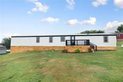1862 Shenango Rd, Wampum, PA 16157