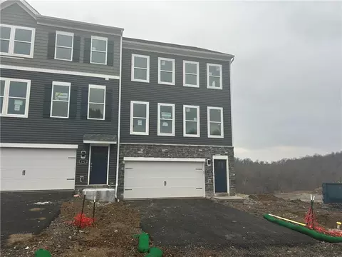 180 Sweetwater Dr, Moon Twp, PA 15108