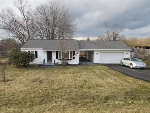 213 Woods Dr, New Brighton, PA 15066