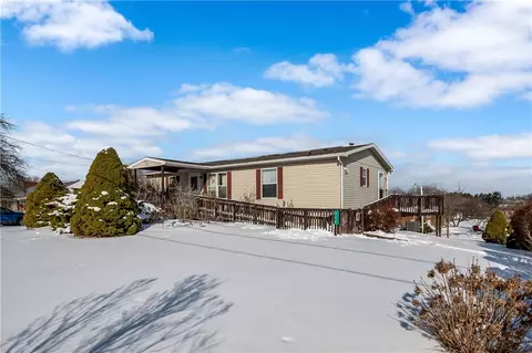 111 Kemar Dr, Butler, PA 16002