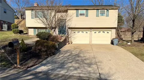 524 Reamer Dr, Carnegie, PA 15106