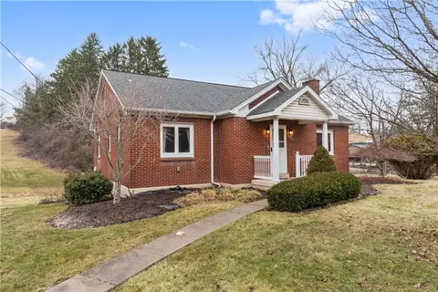 111 Coyle Curtain Rd, Monongahela, PA 15063