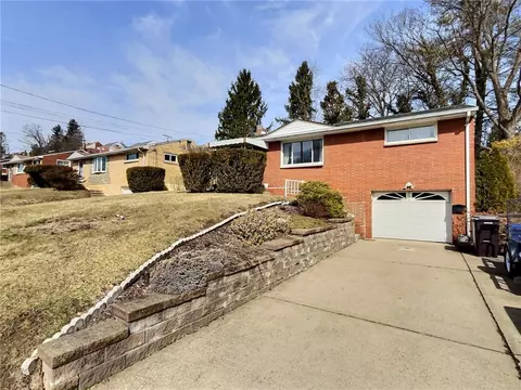 1709 Beryl Dr, Pittsburgh, PA 15227