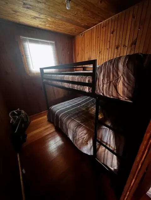 Bedroom - 122 Pinetree Dr, Rockwood, PA 15557 photo 2 of 2