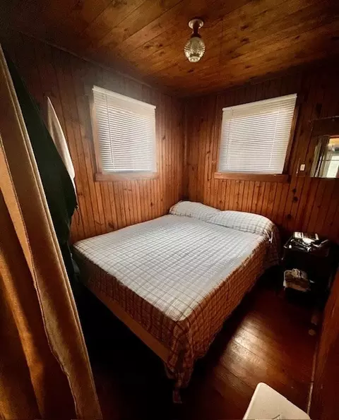 Bedroom - 122 Pinetree Dr, Rockwood, PA 15557 photo 1 of 2