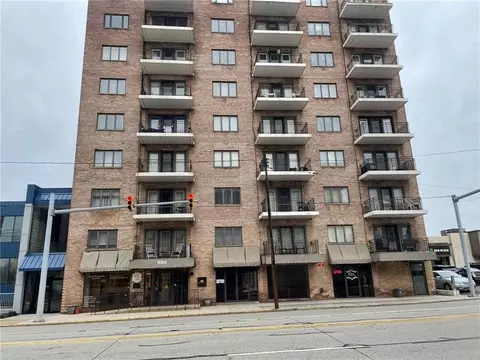 520 Washington Rd #704, Mt Lebanon, PA 15228